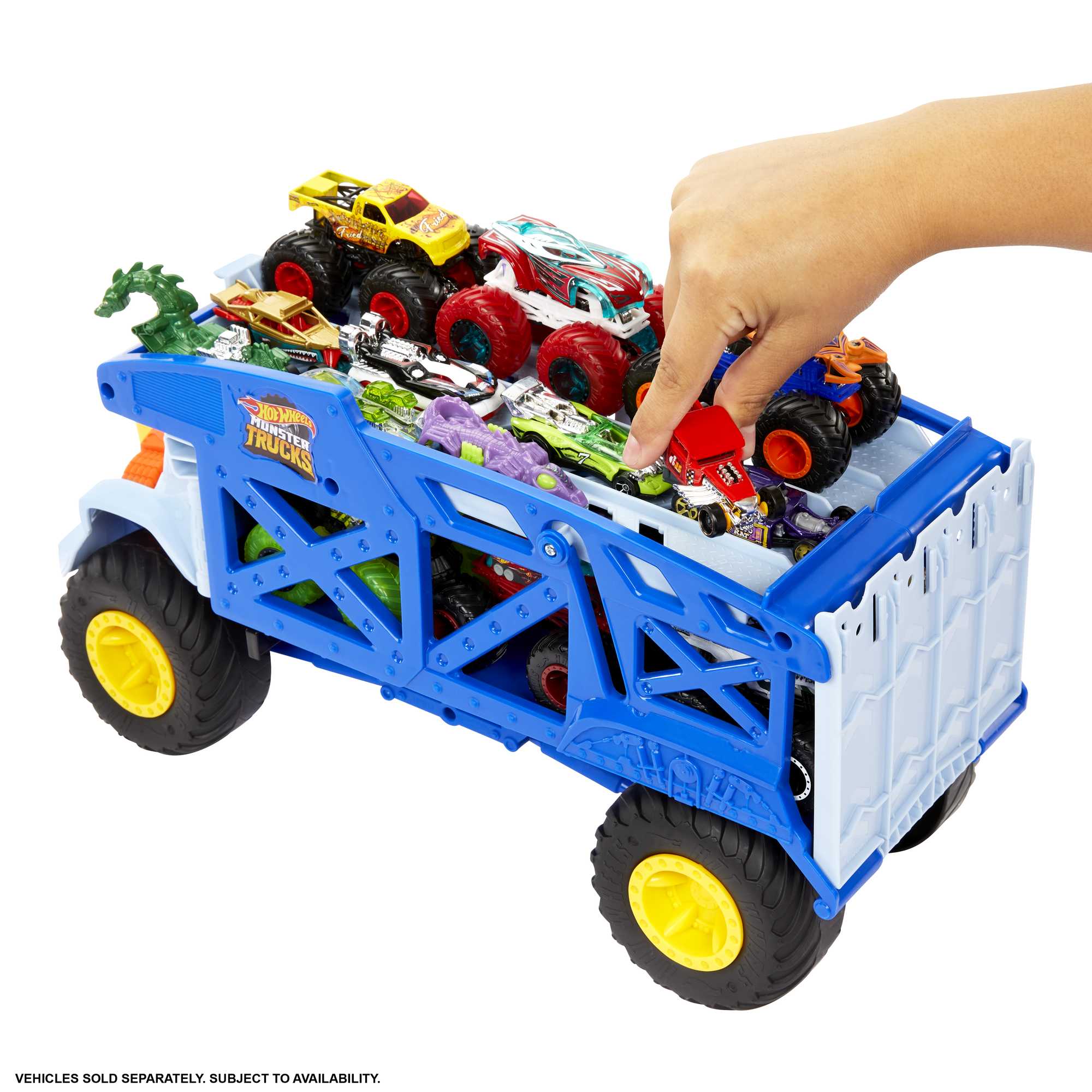 Hot Wheels Monster Trucks Rino Camión de transporte de coches de juguete con pista - Image 5